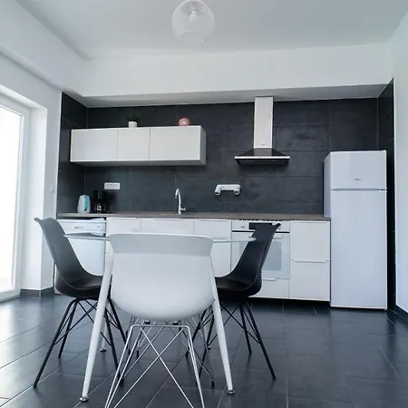 Annela トロギール