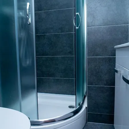 Annela トロギール