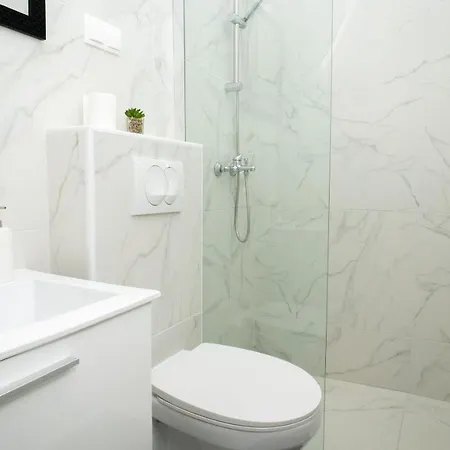 Annela * トロギール